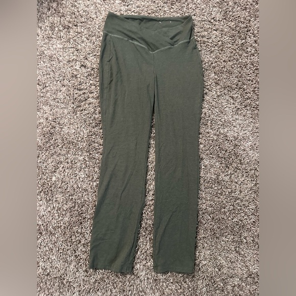 NWOT Olive Green Flare bottom cotton Yoga Pants Size L cross cross waist #1848 - Picture 1 of 5
